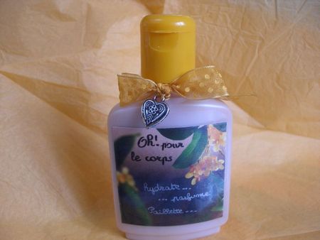 eau pailletée