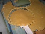 Tartelettes_aux_fraises_du_jardin__framboises_sur_nid_d_amandes_010