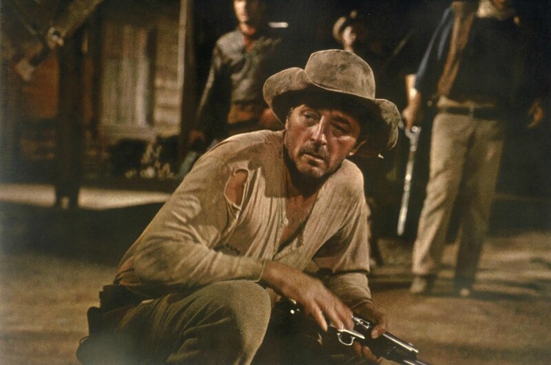 still-of-robert-mitchum-in-el-dorado-(1966)