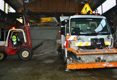 HIRSON DENEIGEMENT 20 janvier 2013 chargement sel camion
