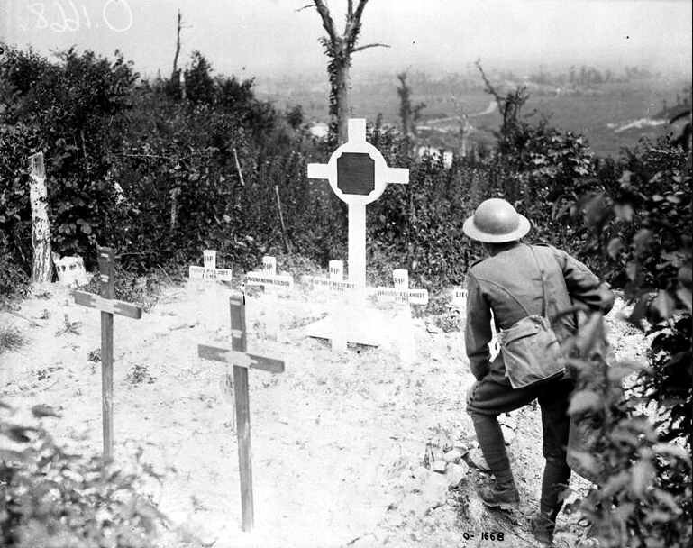 Vimy tombes canadiennes juil 1917
