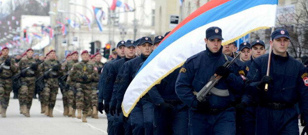 défilé civilo-policier pour je jour de la Republika Srpska