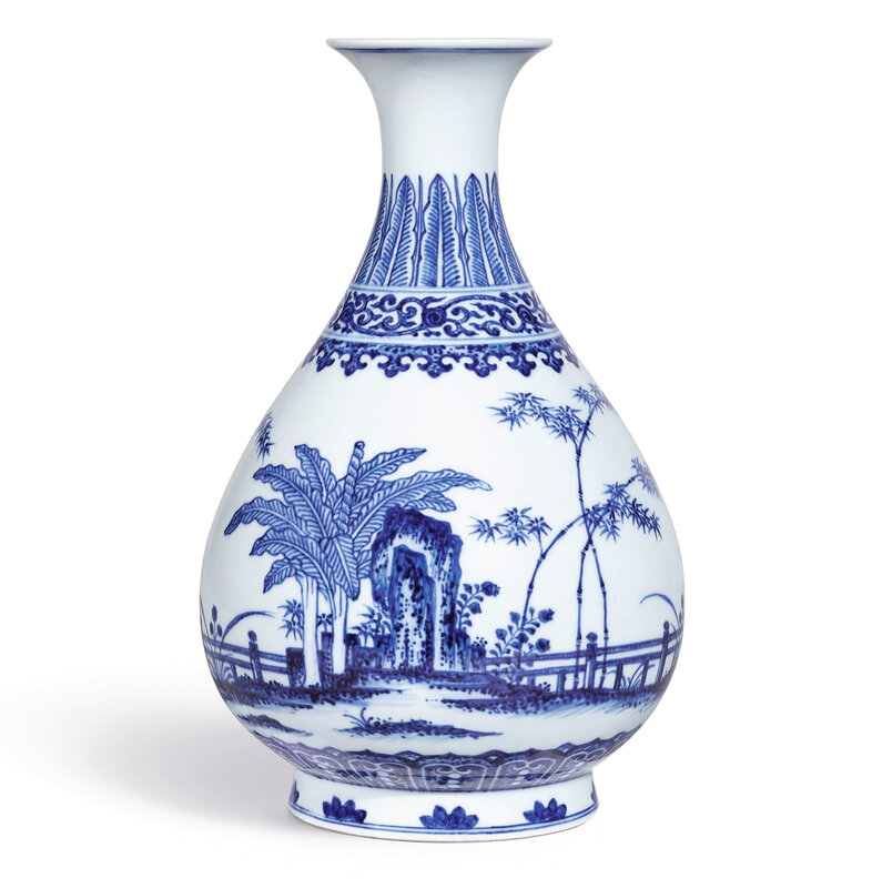 A fine and rare blue and white vase, yuhuchunping, seal mark and period of Qianlong (1736-1795)