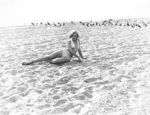 1951_Anthony_Beauchamp_pin_up_beach_051_010