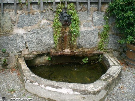 6806_Fontaine