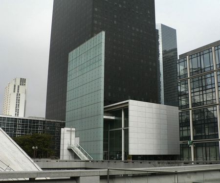 la defense
