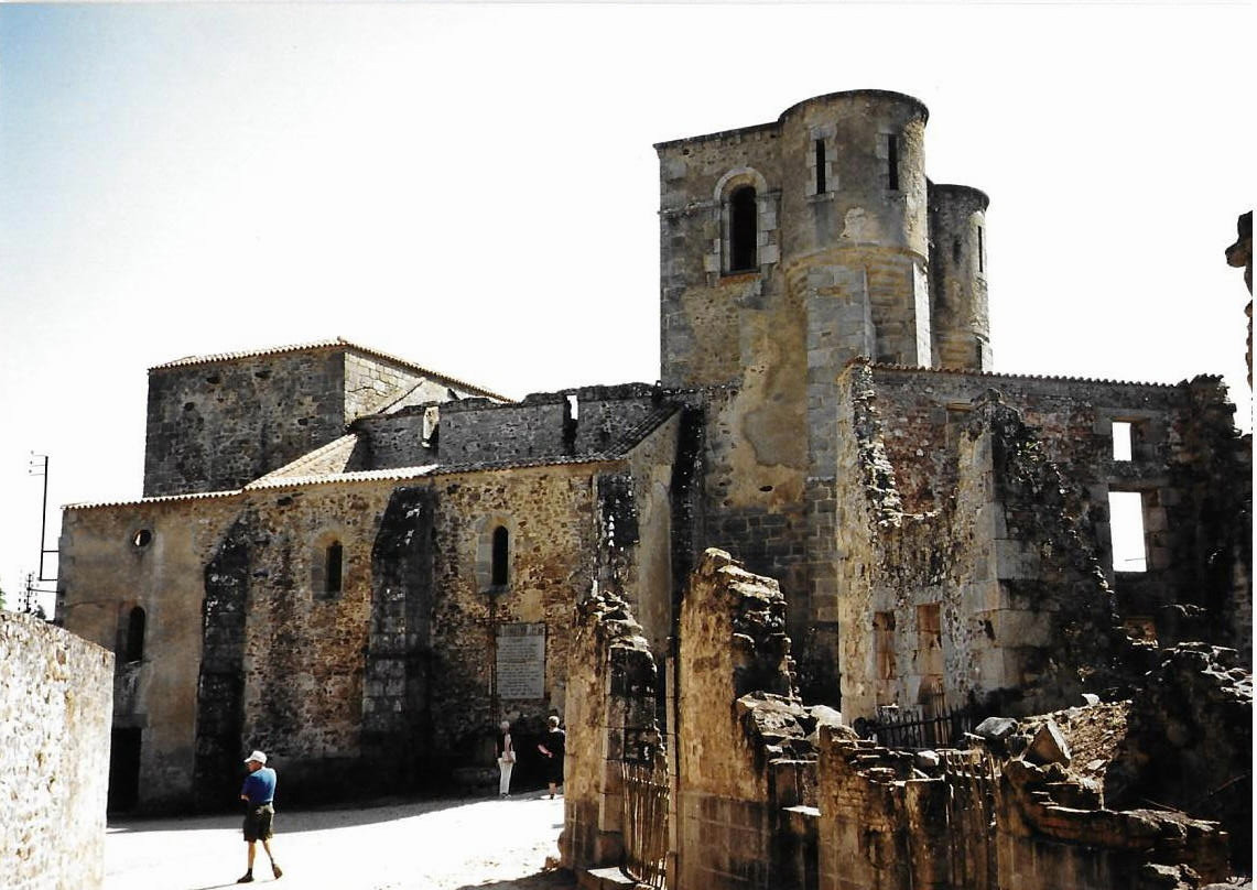 Oradour-sur-Glane, village martyr, église (87)