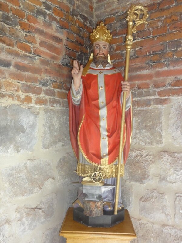 Sorbais_(Aisne)_église_Saint-Martin,_statue_Saint_Eloi