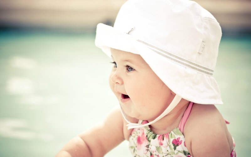 cute_baby_with_hat-wide