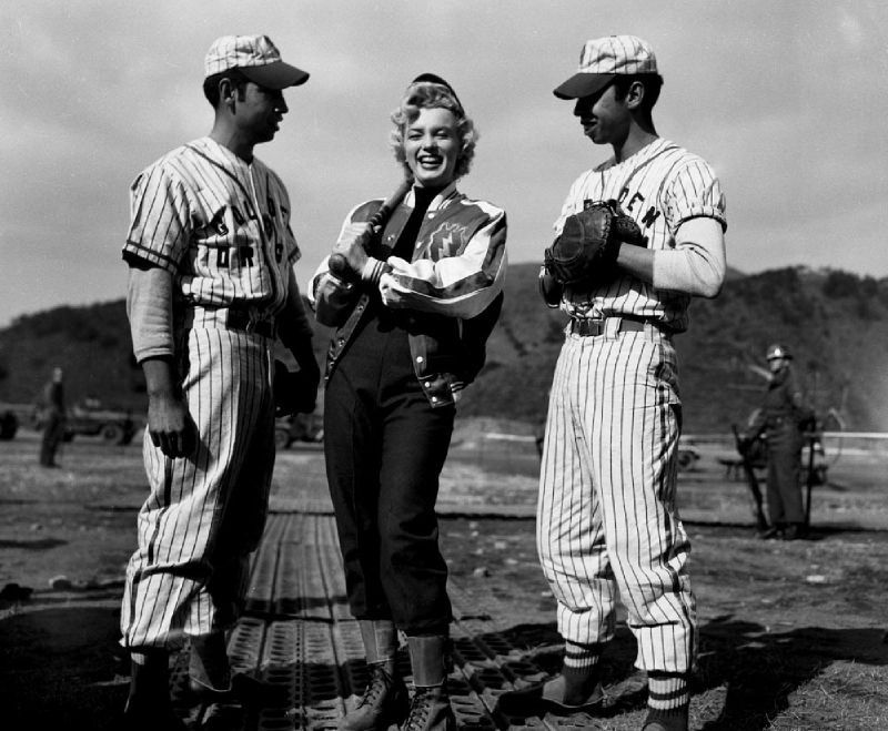 1954-02-17-korea-25th_division-base_ball-010-by_walt_durrell-1
