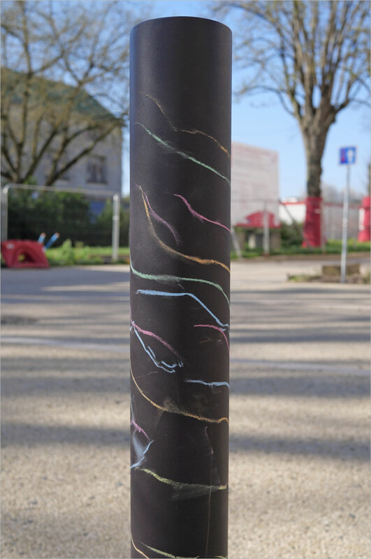 ville graff craie nature poteau 260320 2