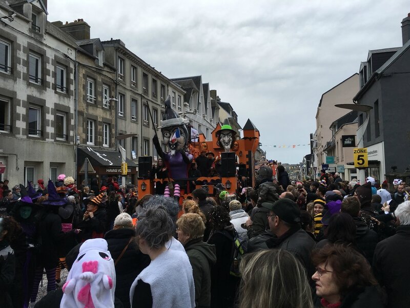 Carnaval de Granville la Grande Cavalcade dimanche 7 février 2016 char rue Courraye