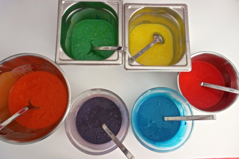 préparation rainbow cake