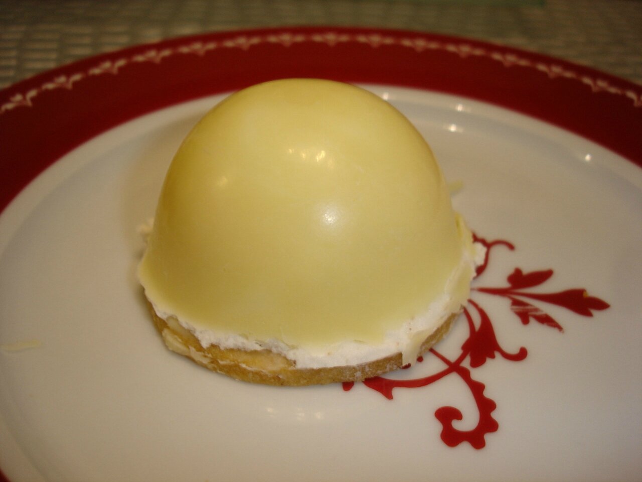 DÔME MERINGUES VANILLE AUX GOURMANDISES DE STEPH