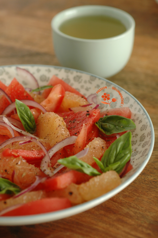 Salade pamplemousse-pastèque-tomate-oignon rouge-huile d'olive vanillée_2