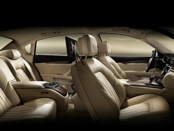 MaseratiQuattroporte2013_049