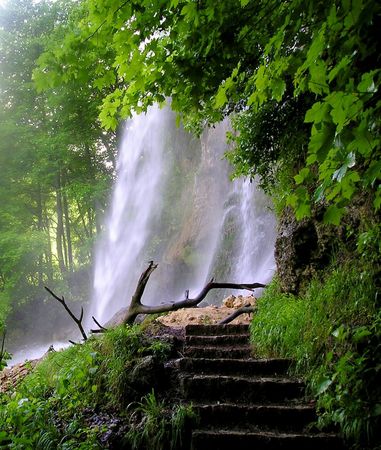 Deutschland_Uracher_Wasserfall_Die_Wasserperle_der_Schw_bischen_Alb