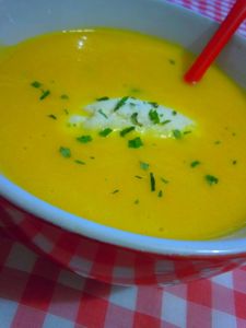 velouté carottes-cumin et sa quenelle kiri (315)