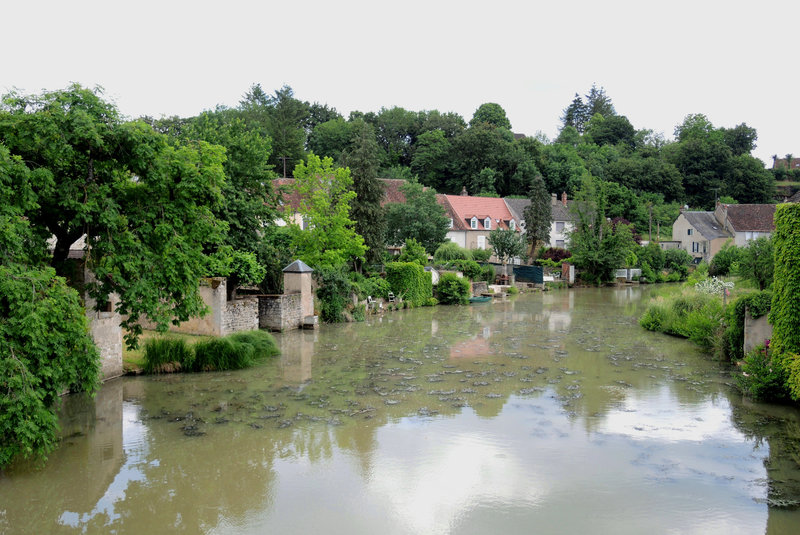 Chatillon-en-Bazois, rive d'Avron