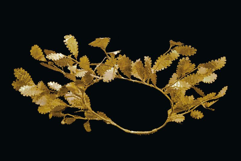 2019_NYR_17643_0437_000(a_greek_gold_oak_wreath_late_classical_to_early_hellenistic_period_cir)