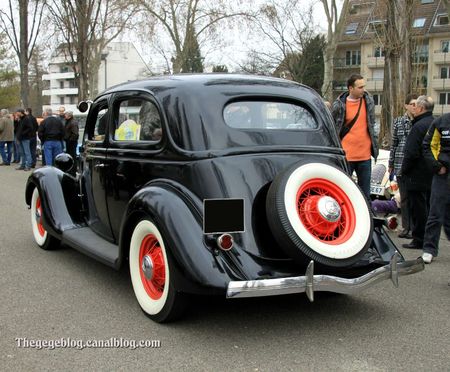 Ford tudor sedan V8 flatheaad de 1935 (Retrorencard mars 2012) 02