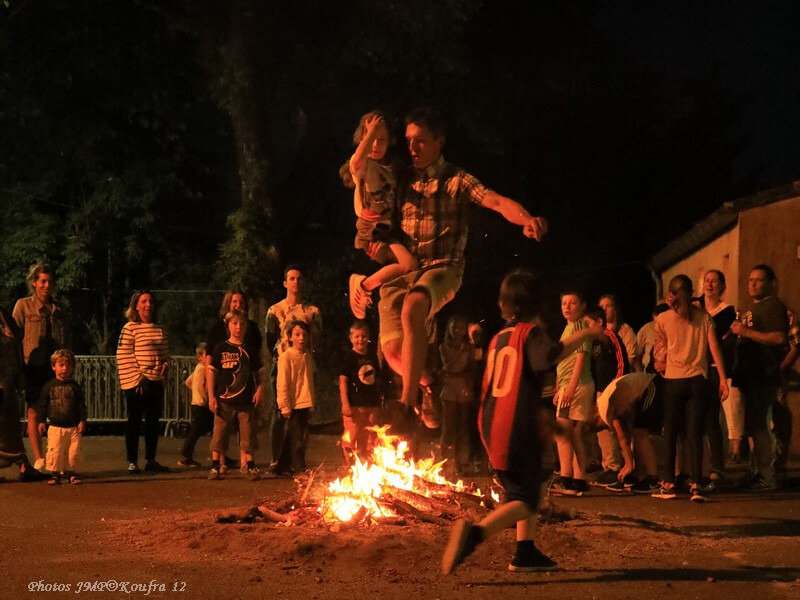 Photos JMP©Koufra 12 - Le Caylar feu de la St Jean - 29062018 - 575