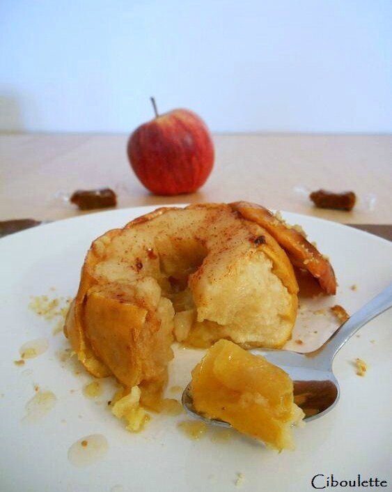 Pommes rôties au beurre demi-sel, sirop de caramel & palets bretons