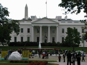 09_LafayetteSquare_BanAllNuclearWeapons_poor