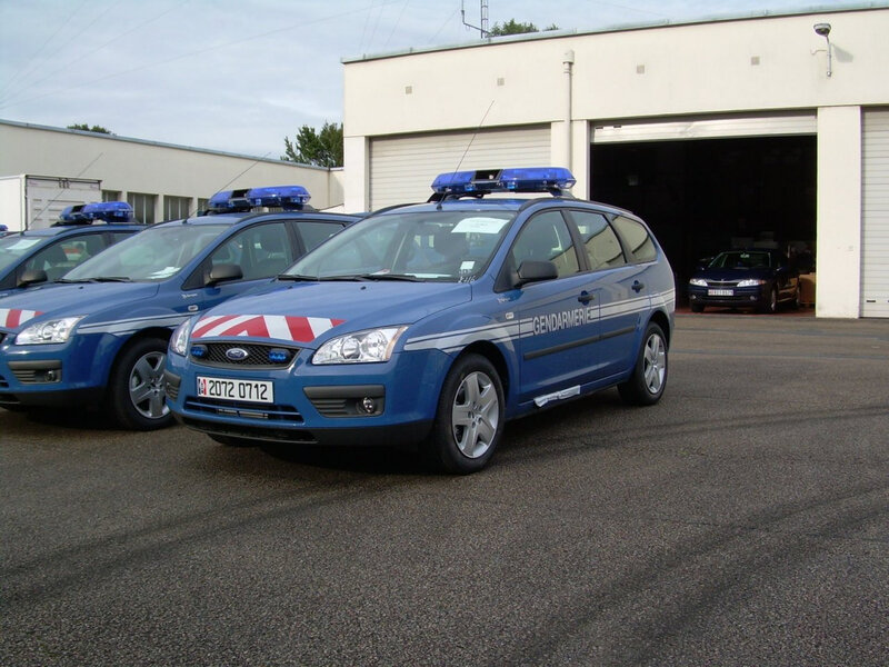 Escroquerie dans le Jura : un homme usurpe l'identité de l’association des paralysés de France Gendarmerie Ford Focus break