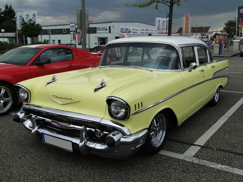 chevrolet-bel-air-sedan-1957-01