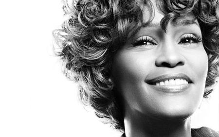 WHITNEY-HOUSTON_UNE