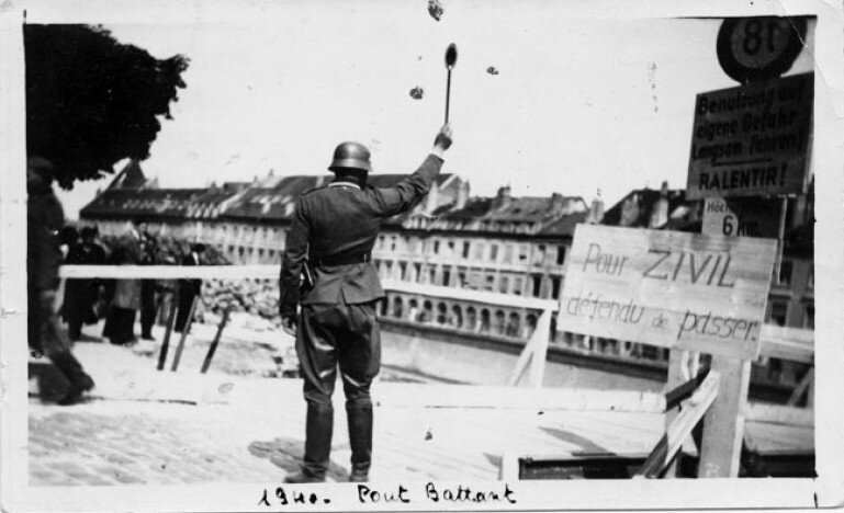 juin 40 pont battant gendarme allemand