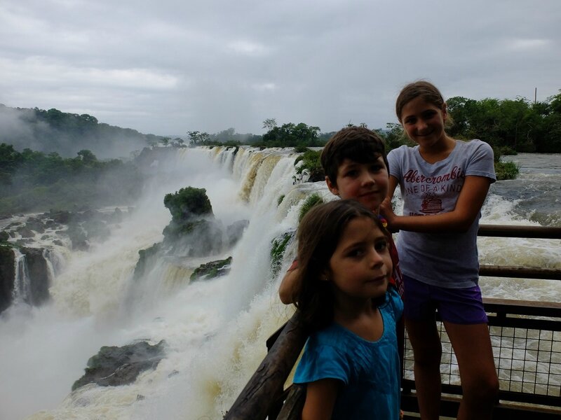 Chutes d'Iguazu et les enfants