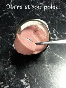 Pana cotta allégée à la fraise cuillère