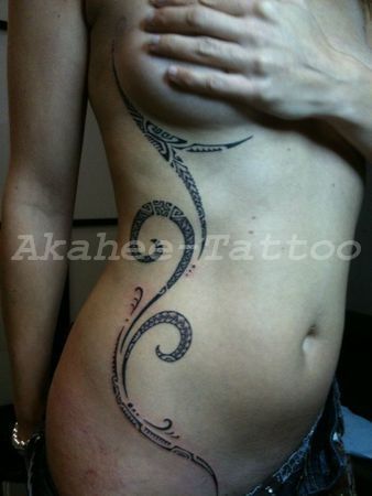 Tatouage corps (ventre et côté)