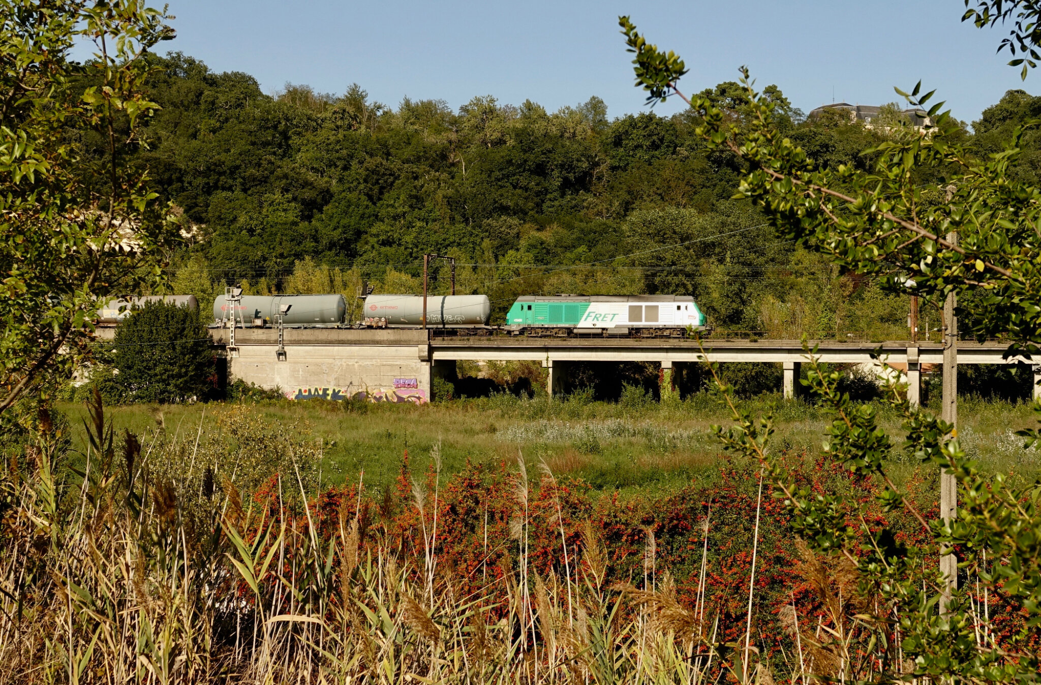 BB 75409 Fret en tête de citernes, Cenon-Lissandre