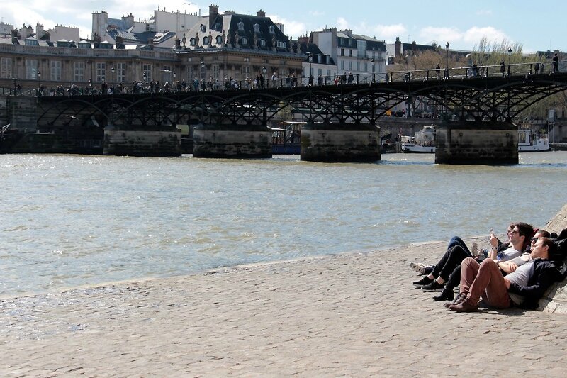 6-Pause soleil, Quai de Seine_0351