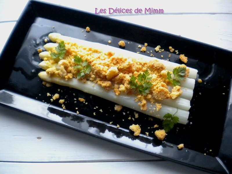 Asperges en vinaigrette et crumble au parmesan 5