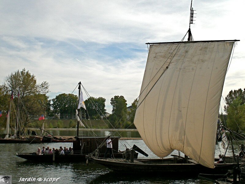 Chaland typique de la Loire à Orléans