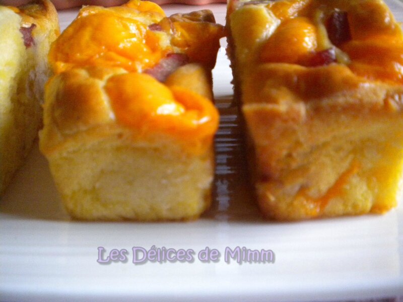 Mini-cakes aux lardons et à la mimolette