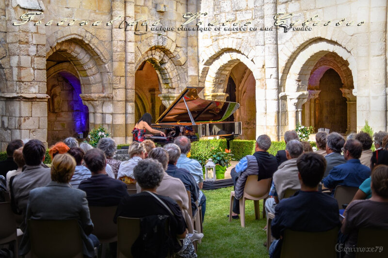 Festival des Voûtes Célestes, Soirée Pianos au cloître à l'abbaye de Nieul sur L'Autize (2)