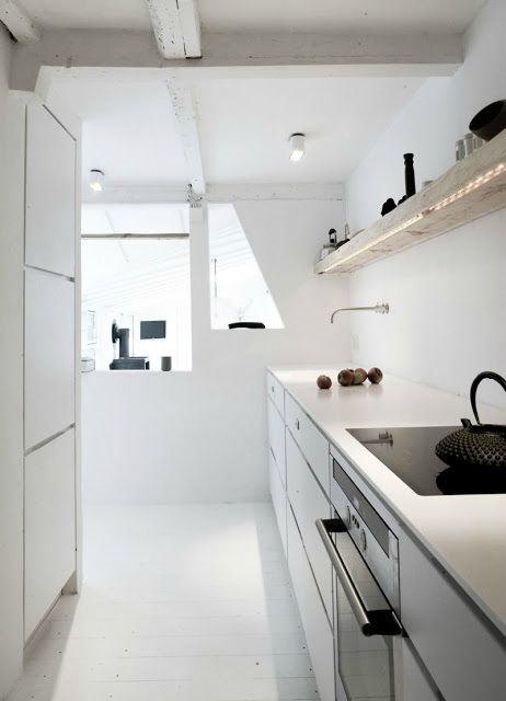 Bright-White-Kitchen-With-White-Interior-And-Modern-Furniture