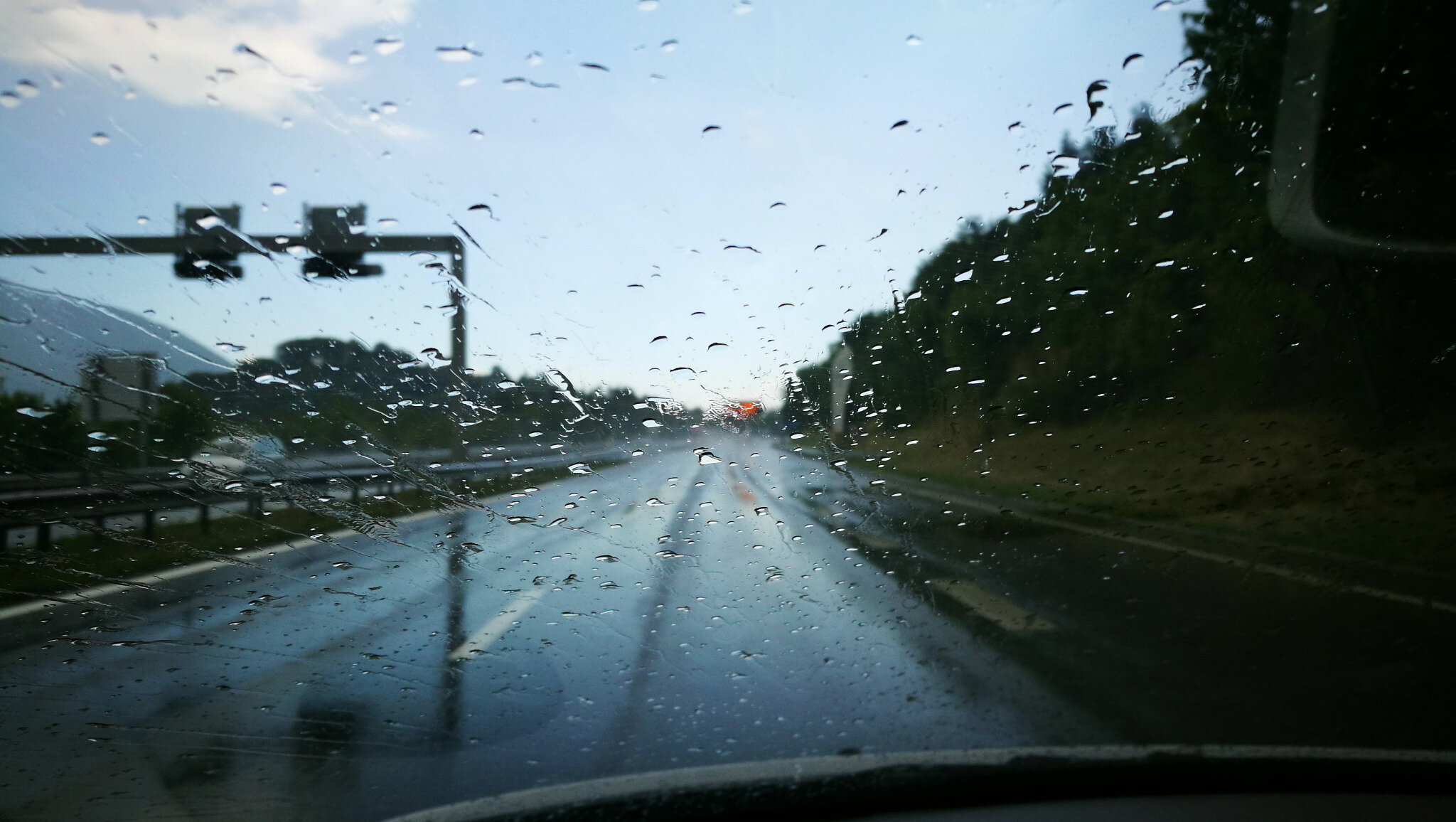 Nantua, sur l'autoroute des Titans (01)