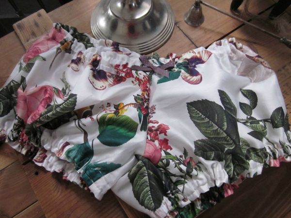 Culotte de satin de coton écru imprimé papillons et noeud prune à pois (2)