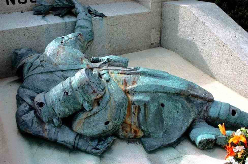 Monument aux morts Bergues3