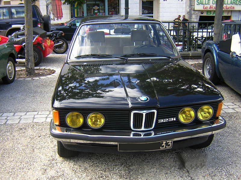 323i Av
