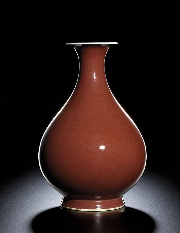 A fine copper-red glazed yuhuchun vase, seal mark and period of Qianlong