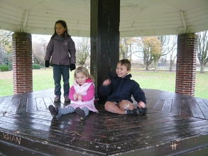 101121_Trip_to_Florence_Park_with_Heidi___Freya_01