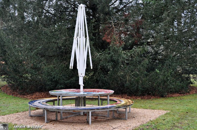 Banc circulaire au Parc Floral d'Orléans...