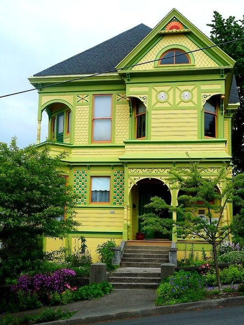 victoria house -painted-houses-green-houses